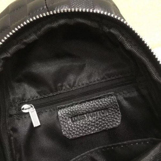 For those who want a classic 2023FW LOUIS VUITTON Louis Vuitton chest bag For those who want a classic 2023FW LOUIS VUITTON Louis Vuitton chest bag
