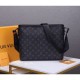 Stylish impression 2023FW LOUIS VUITTON Louis Vuitton men's shoulder bag Stylish impression 2023FW LOUIS VUITTON Louis Vuitton men's shoulder bag