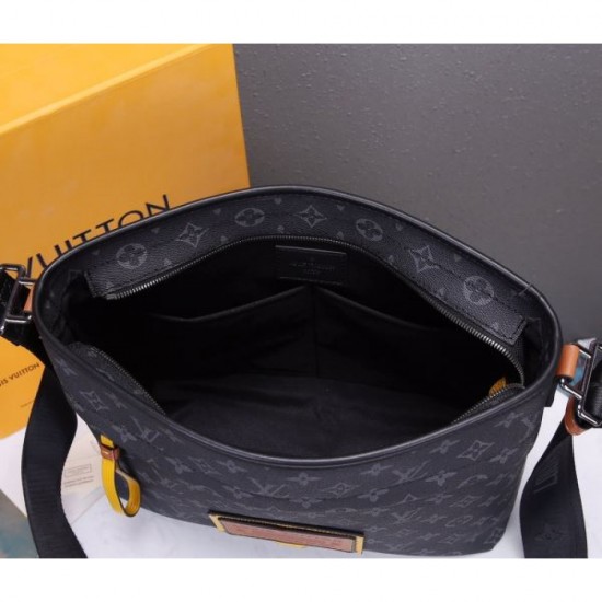 Stylish impression 2023FW LOUIS VUITTON Louis Vuitton men's shoulder bag Stylish impression 2023FW LOUIS VUITTON Louis Vuitton men's shoulder bag
