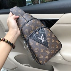 Autumn Season Special Feature 2023FW LOUIS VUITTON Men's Chest Bag