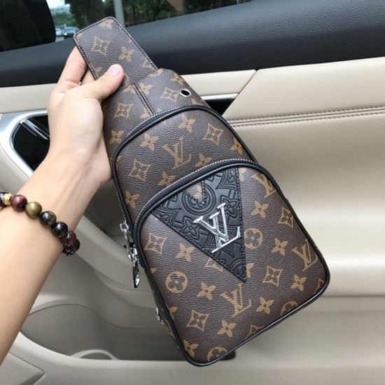 Autumn Season Special Feature 2023FW LOUIS VUITTON Men's Chest Bag Autumn Season Special Feature 2023FW LOUIS VUITTON Men's Chest Bag