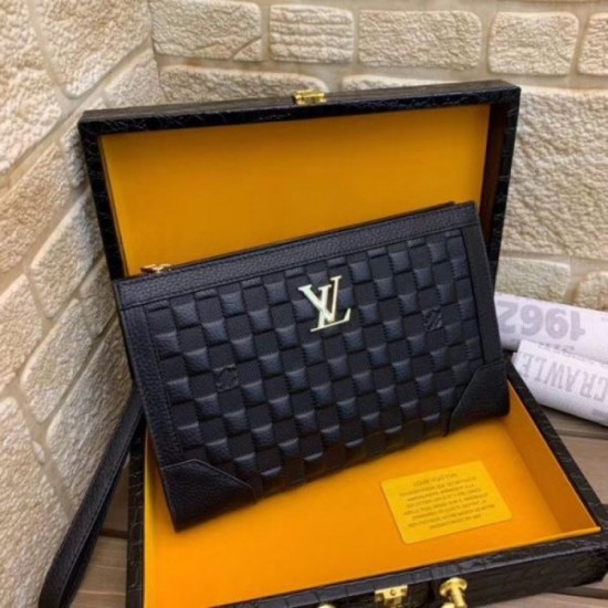 LOUIS VUITTON Louis Vuitton clutch bag 2023FW winter colors LOUIS VUITTON Louis Vuitton clutch bag 2023FW winter colors