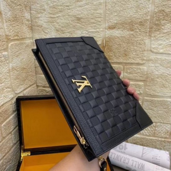 LOUIS VUITTON Louis Vuitton clutch bag 2023FW winter colors LOUIS VUITTON Louis Vuitton clutch bag 2023FW winter colors