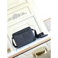LOUIS VUITTON Shoulder Bag 2023FW Recommended Coordination