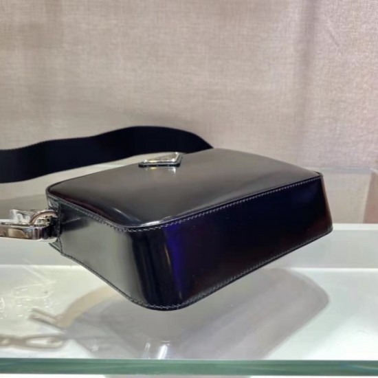 PRADA Prada 2023SS shoulder bag leading role of spring coordination PRADA Prada 2023SS shoulder bag leading role of spring coordination