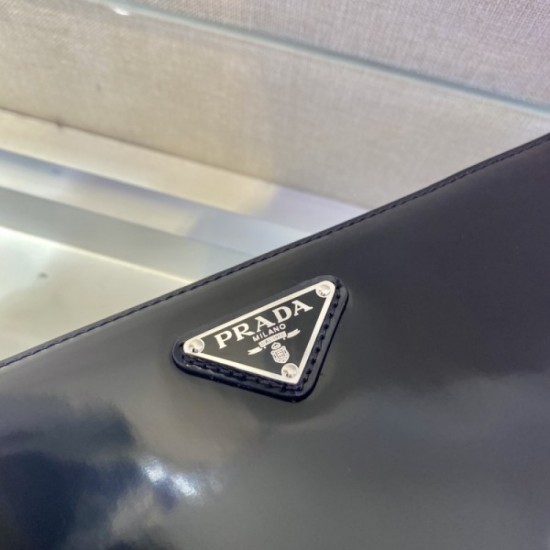 PRADA Prada 2023SS clutch bag Impression of adult sex appeal PRADA Prada 2023SS clutch bag Impression of adult sex appeal