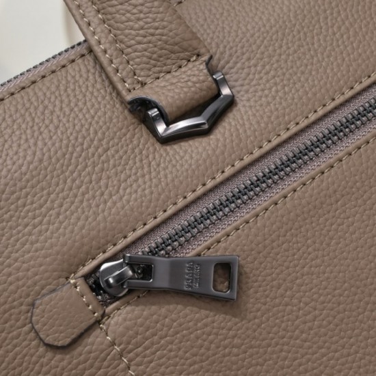 Spring and summer refreshing new work is popular 2023SS PRADA Prada briefcase Spring and summer refreshing new work is popular 2023SS PRADA Prada briefcase