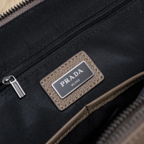 Spring and summer refreshing new work is popular 2023SS PRADA Prada briefcase Spring and summer refreshing new work is popular 2023SS PRADA Prada briefcase
