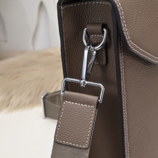 A mature style is completed 2023SS PRADA Prada briefcase A mature style is completed 2023SS PRADA Prada briefcase