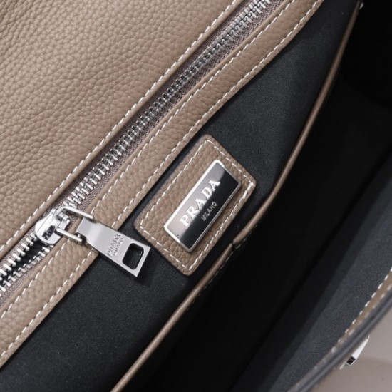A mature style is completed 2023SS PRADA Prada briefcase A mature style is completed 2023SS PRADA Prada briefcase