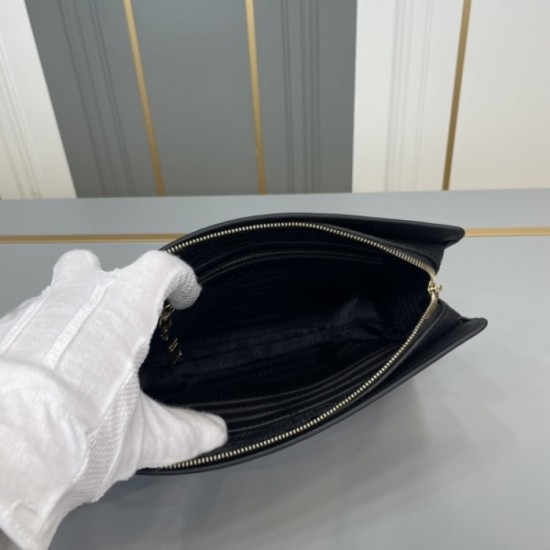 The key to fashion style 2023SS PRADA Prada clutch bag The key to fashion style 2023SS PRADA Prada clutch bag