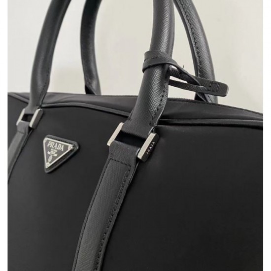 Items that bring out the texture of the material 2023FW PRADA Prada briefcase Items that bring out the texture of the material 2023FW PRADA Prada briefcase