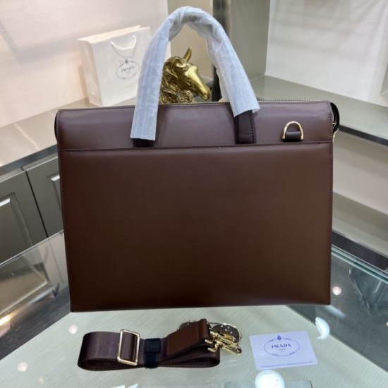 A style that you can use for a long time this fall 2023FW PRADA Prada briefcase A style that you can use for a long time this fall 2023FW PRADA Prada briefcase