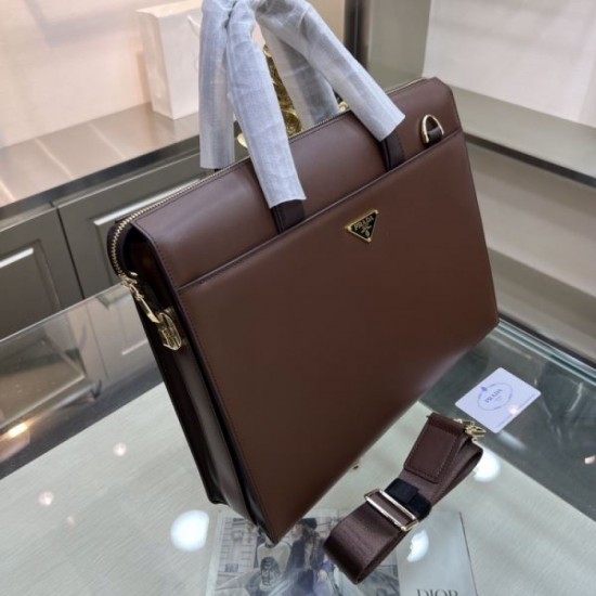 A style that you can use for a long time this fall 2023FW PRADA Prada briefcase A style that you can use for a long time this fall 2023FW PRADA Prada briefcase