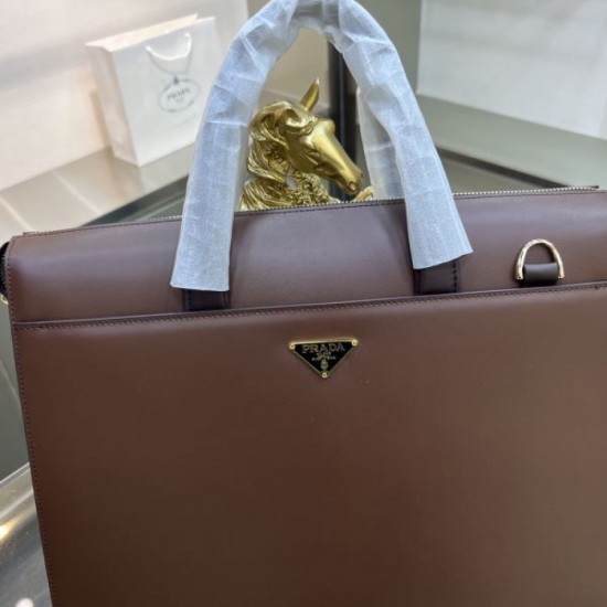 A style that you can use for a long time this fall 2023FW PRADA Prada briefcase A style that you can use for a long time this fall 2023FW PRADA Prada briefcase