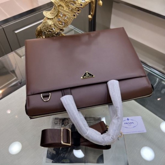 A style that you can use for a long time this fall 2023FW PRADA Prada briefcase A style that you can use for a long time this fall 2023FW PRADA Prada briefcase