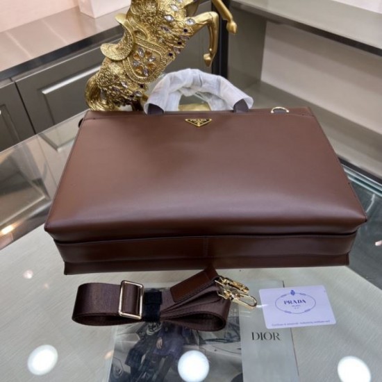A style that you can use for a long time this fall 2023FW PRADA Prada briefcase A style that you can use for a long time this fall 2023FW PRADA Prada briefcase