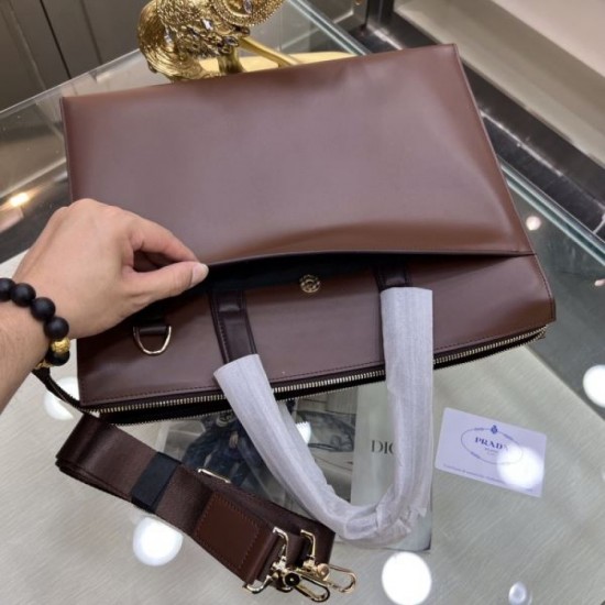 A style that you can use for a long time this fall 2023FW PRADA Prada briefcase A style that you can use for a long time this fall 2023FW PRADA Prada briefcase