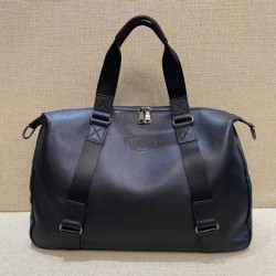 2023FW PRADA Prada travel bag that gives you a youthful impression and a lively look