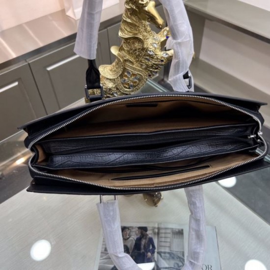 PRADA Prada briefcase 2023FW is sure to be the latest trend PRADA Prada briefcase 2023FW is sure to be the latest trend