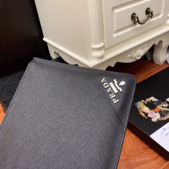 PRADA Clutch Bag 2023FW The perfect color for early winter PRADA Clutch Bag 2023FW The perfect color for early winter