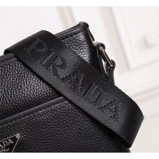 PRADA Shoulder Bag 2023FW Be fashionable now! PRADA Shoulder Bag 2023FW Be fashionable now!