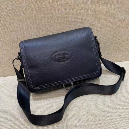 PRADA Shoulder Bag 2023FW This winter's favorite style PRADA Shoulder Bag 2023FW This winter's favorite style