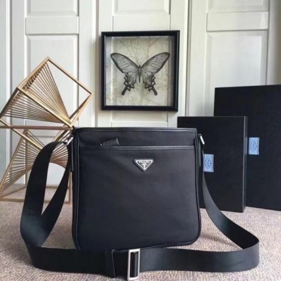 PRADA shoulder bag 2023FW trend coordination PRADA shoulder bag 2023FW trend coordination