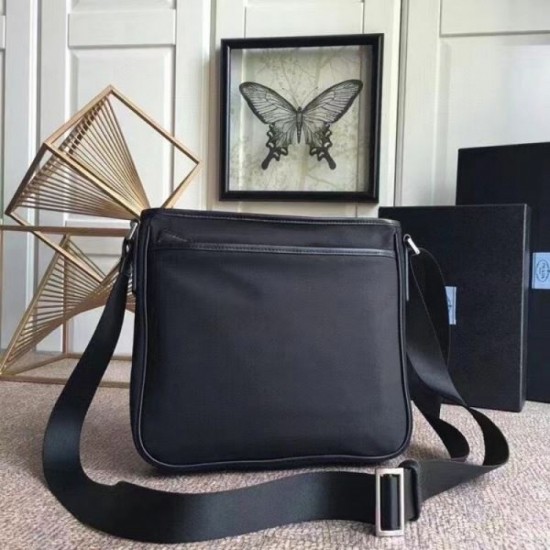 PRADA shoulder bag 2023FW trend coordination PRADA shoulder bag 2023FW trend coordination
