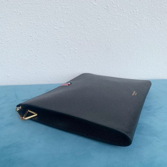 THOM BROWNE clutch bag 2023FW is becoming a hot topic THOM BROWNE clutch bag 2023FW is becoming a hot topic