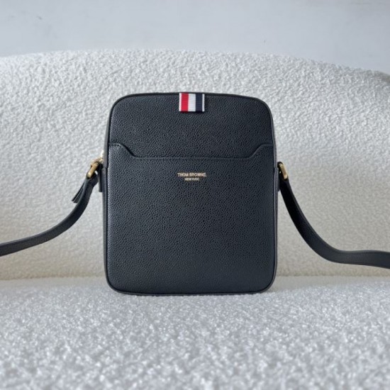 THOM BROWNE Shoulder Bag 2023FW Attractive Good Condition THOM BROWNE Shoulder Bag 2023FW Attractive Good Condition