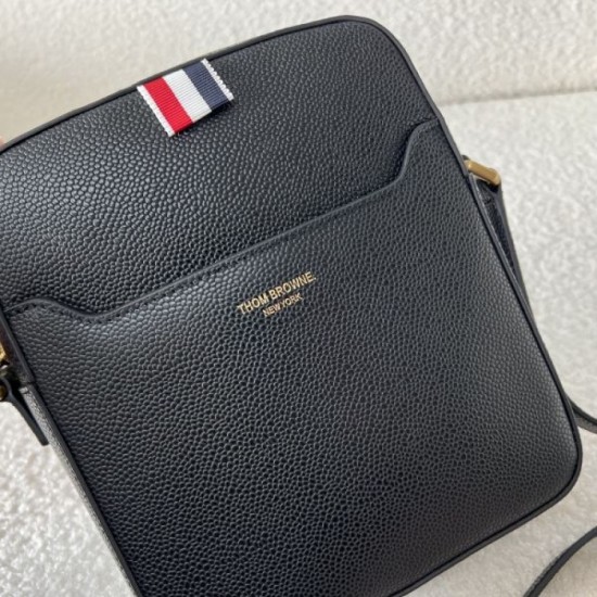 THOM BROWNE Shoulder Bag 2023FW Attractive Good Condition THOM BROWNE Shoulder Bag 2023FW Attractive Good Condition