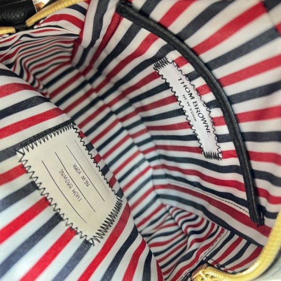 THOM BROWNE Shoulder Bag 2023FW Attractive Good Condition THOM BROWNE Shoulder Bag 2023FW Attractive Good Condition
