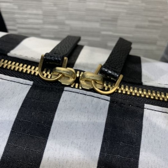 THOM BROWNE Travel Bag 2023FW Latest Release Immediately THOM BROWNE Travel Bag 2023FW Latest Release Immediately