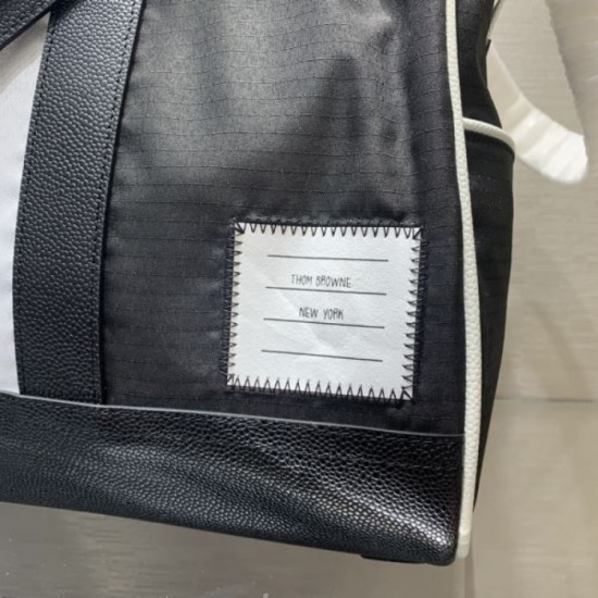 THOM BROWNE Travel Bag 2023FW Latest Release Immediately THOM BROWNE Travel Bag 2023FW Latest Release Immediately