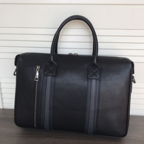 This year's fall favorite 2023FW VERSACE Men's briefcase This year's fall favorite 2023FW VERSACE Men's briefcase