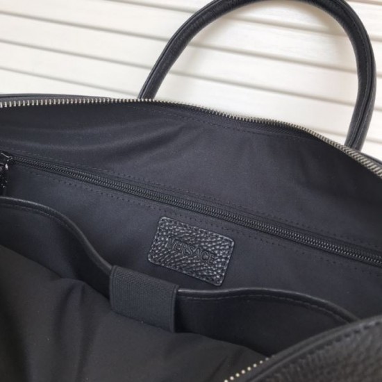 This year's fall favorite 2023FW VERSACE Men's briefcase This year's fall favorite 2023FW VERSACE Men's briefcase