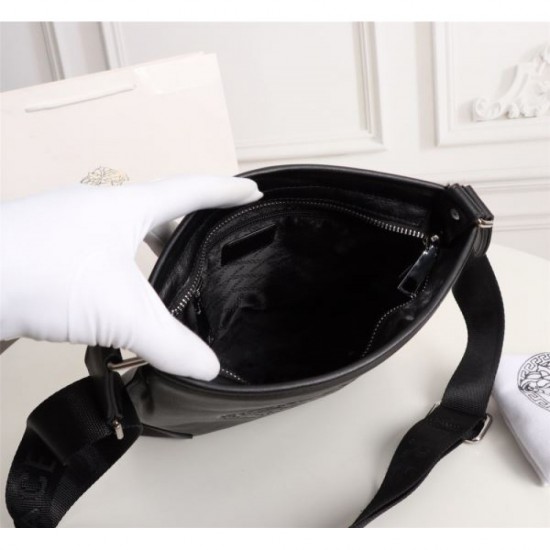 VERSACE Shoulder bag 2023FW trendy item VERSACE Shoulder bag 2023FW trendy item