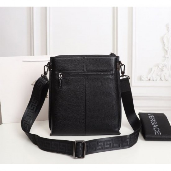 VERSACE Versace shoulder bag 2023FW attracting a lot of attention VERSACE Versace shoulder bag 2023FW attracting a lot of attention