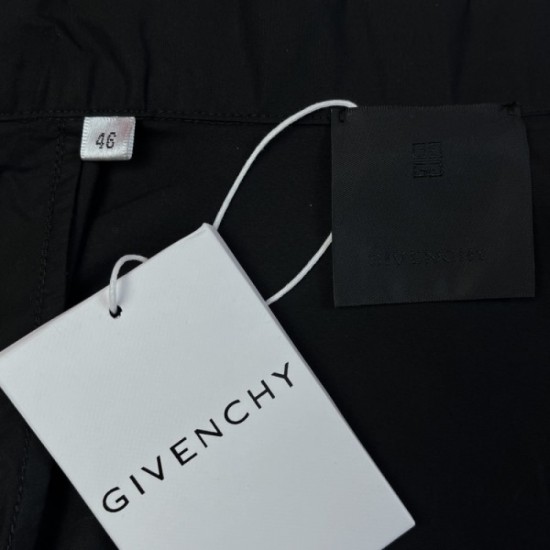 2023SS Fashionable people love it! Short-sleeved shirt GIVENCHY Givenchy 2023SS Fashionable people love it! Short-sleeved shirt GIVENCHY Givenchy
