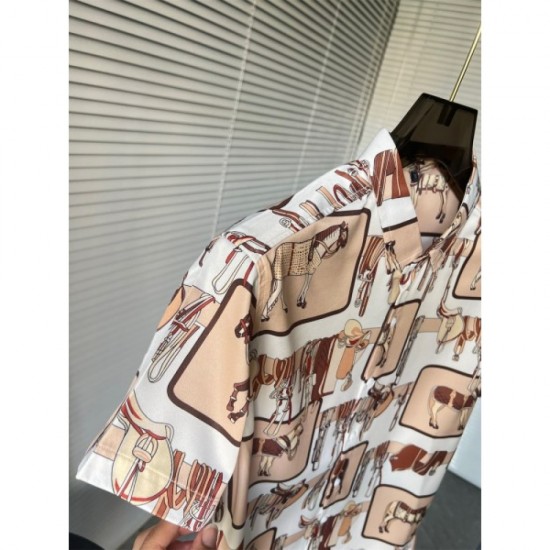 2023SS On-hand stock available Overseas celebrity favorite short-sleeved shirt HERMES Hermes 2023SS On-hand stock available Overseas celebrity favorite short-sleeved shirt HERMES Hermes
