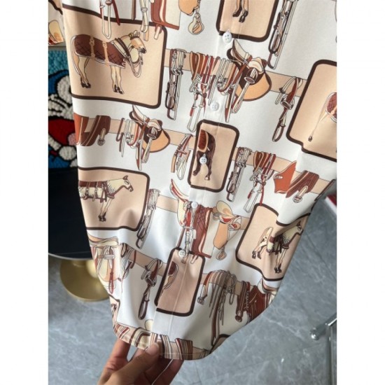 2023SS On-hand stock available Overseas celebrity favorite short-sleeved shirt HERMES Hermes 2023SS On-hand stock available Overseas celebrity favorite short-sleeved shirt HERMES Hermes
