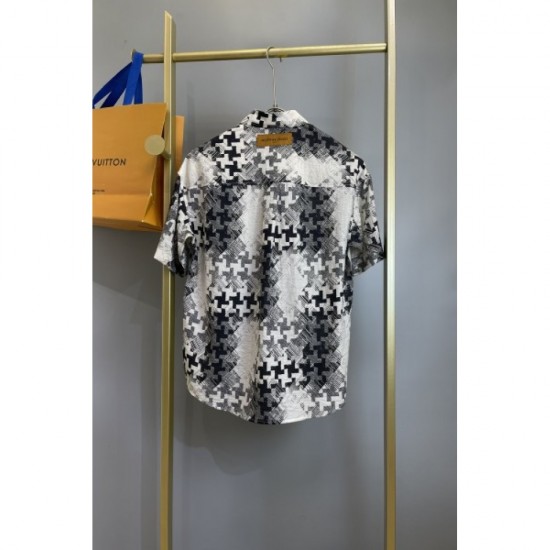 2023SS super popular beauty product sale short-sleeved shirt LOUIS VUITTON Louis Vuitton 2023SS super popular beauty product sale short-sleeved shirt LOUIS VUITTON Louis Vuitton