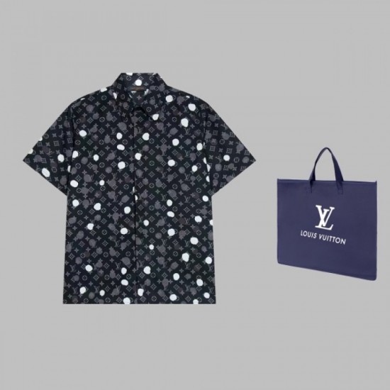 2023SS discount period limited sale short-sleeved shirt LOUIS VUITTON Louis Vuitton 2023SS discount period limited sale short-sleeved shirt LOUIS VUITTON Louis Vuitton