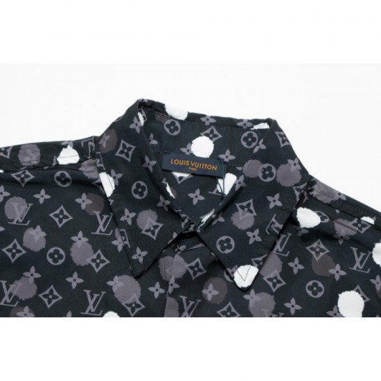 2023SS discount period limited sale short-sleeved shirt LOUIS VUITTON Louis Vuitton 2023SS discount period limited sale short-sleeved shirt LOUIS VUITTON Louis Vuitton