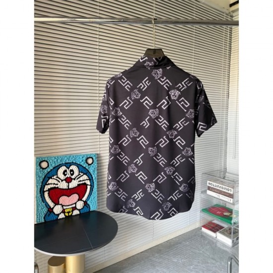2023SS Gift for loved ones Short-sleeved shirt VERSACE Versace 2023SS Gift for loved ones Short-sleeved shirt VERSACE Versace