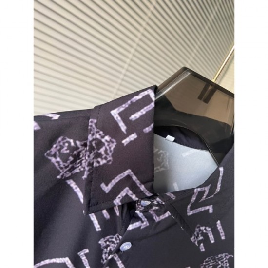 2023SS Gift for loved ones Short-sleeved shirt VERSACE Versace 2023SS Gift for loved ones Short-sleeved shirt VERSACE Versace