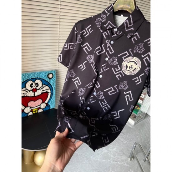2023SS Gift for loved ones Short-sleeved shirt VERSACE Versace 2023SS Gift for loved ones Short-sleeved shirt VERSACE Versace
