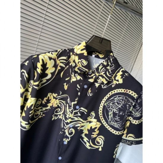 2023SS This summer's latest popular sale short-sleeved shirt VERSACE Versace 2023SS This summer's latest popular sale short-sleeved shirt VERSACE Versace