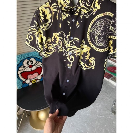 2023SS This summer's latest popular sale short-sleeved shirt VERSACE Versace 2023SS This summer's latest popular sale short-sleeved shirt VERSACE Versace